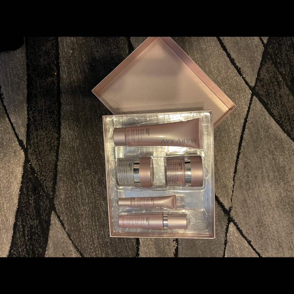 Mary Kay Timewise Repair kit new